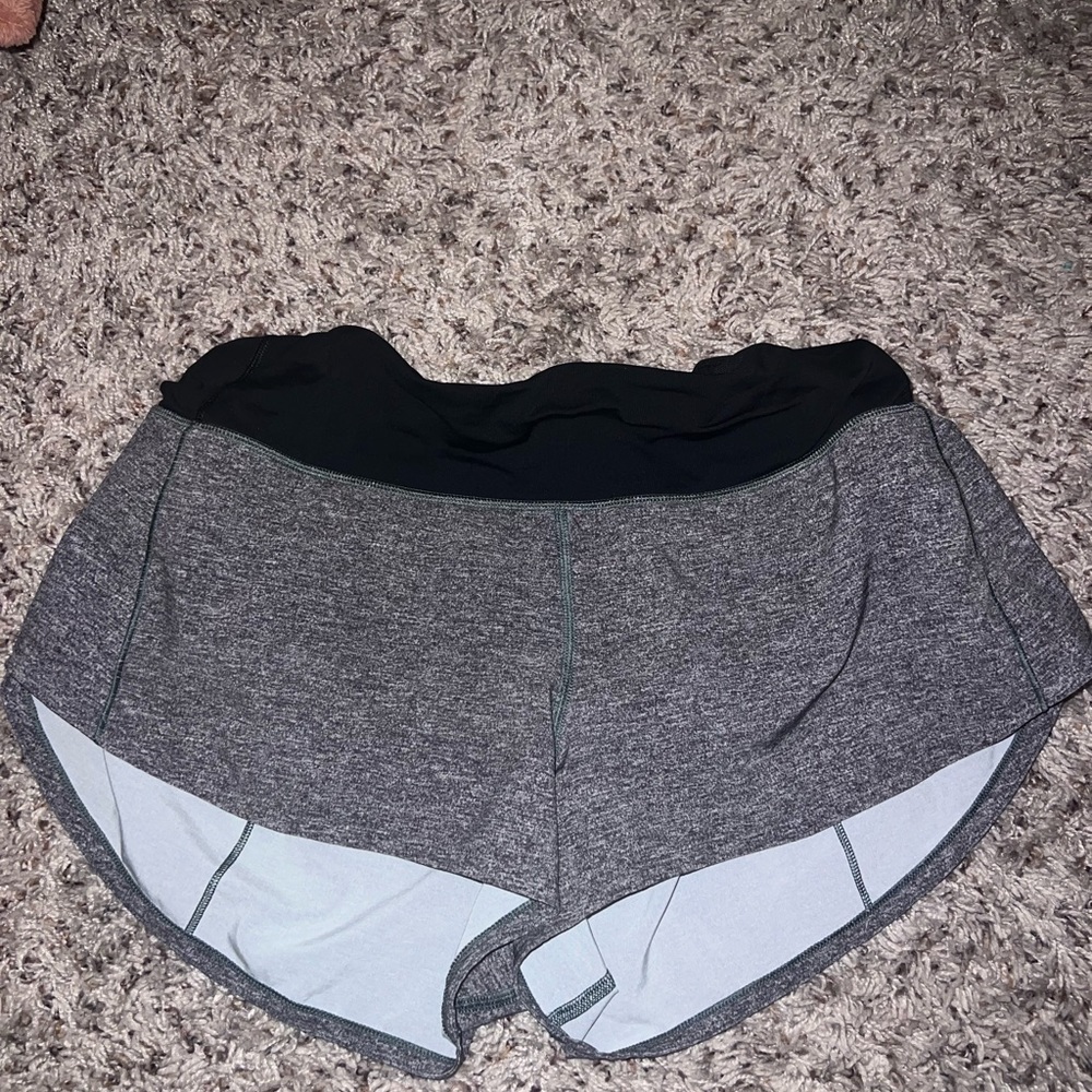 Lululemon Speed up shorts 2.5” inseam